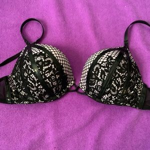 Victoria Secret Bombshell Plunge Purple Fishnet Bra